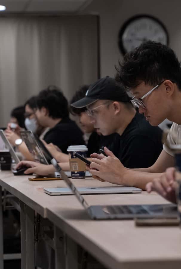 學員專注聽課